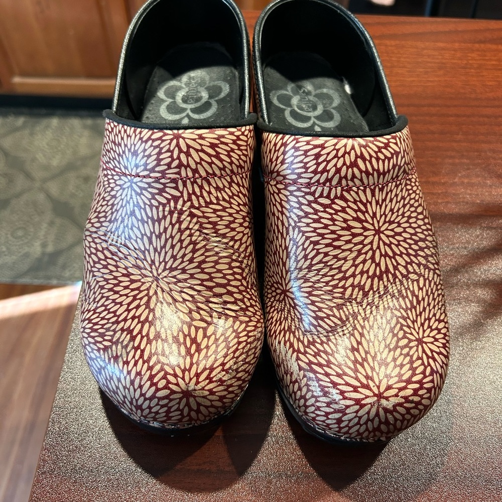 Sanita Clogs